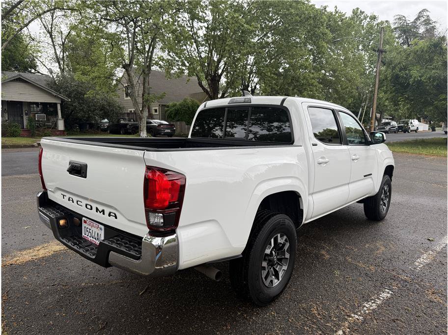 Used 2021 Toyota Tacoma SR5 RWD image 7