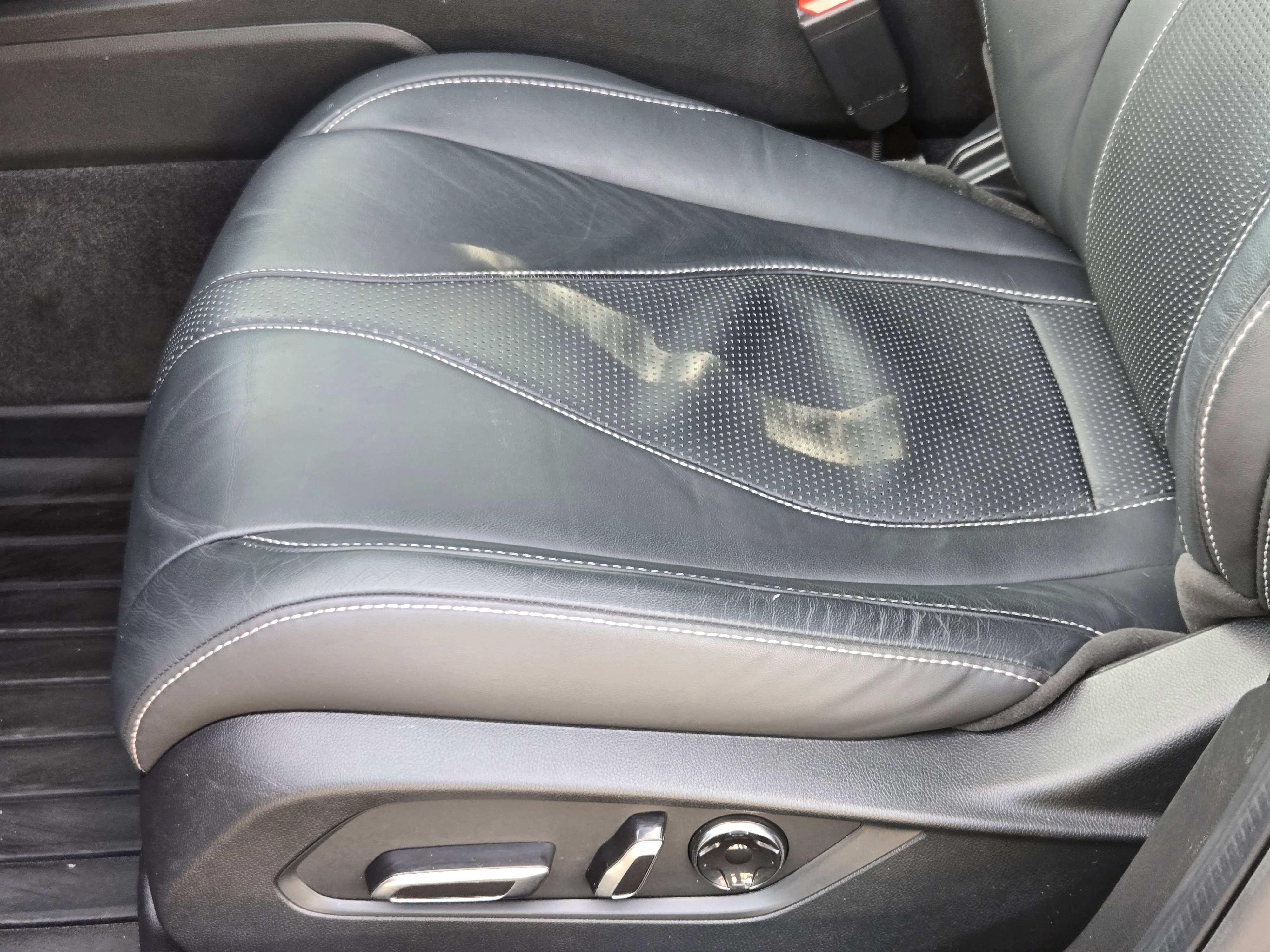 Used 2023 Acura TLX w/ Technology Package FWD image 9