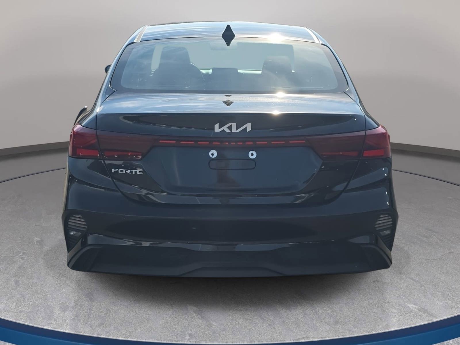 Used 2023 Kia Forte LXS image 6