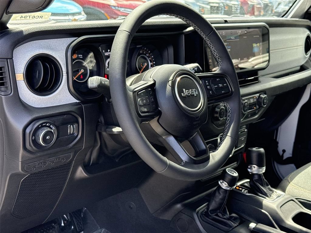 Used 2025 Jeep Wrangler Unlimited Sport AWD/4WD image 9