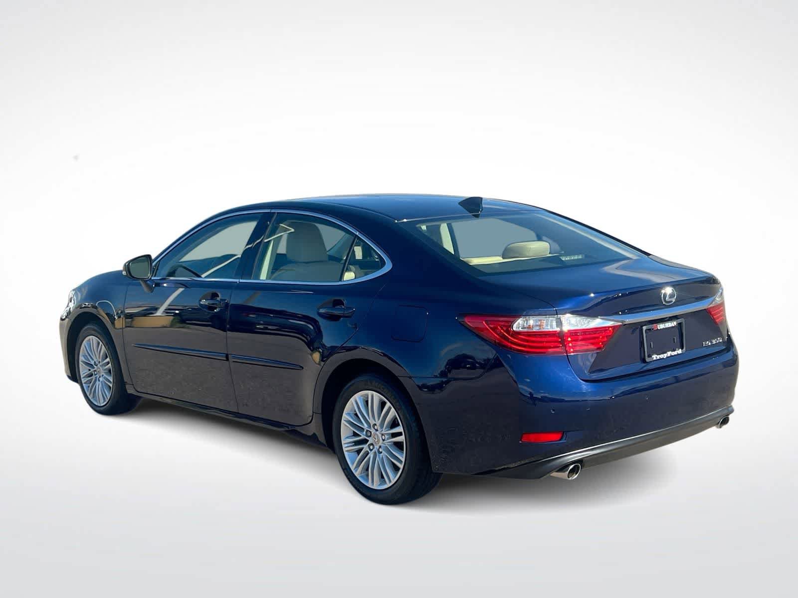 Used 2015 Lexus ES 350 w/ Luxury Package FWD image 6