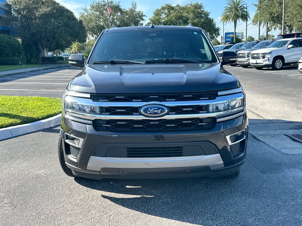 Used 2024 Ford Expedition Limited RWD image 2