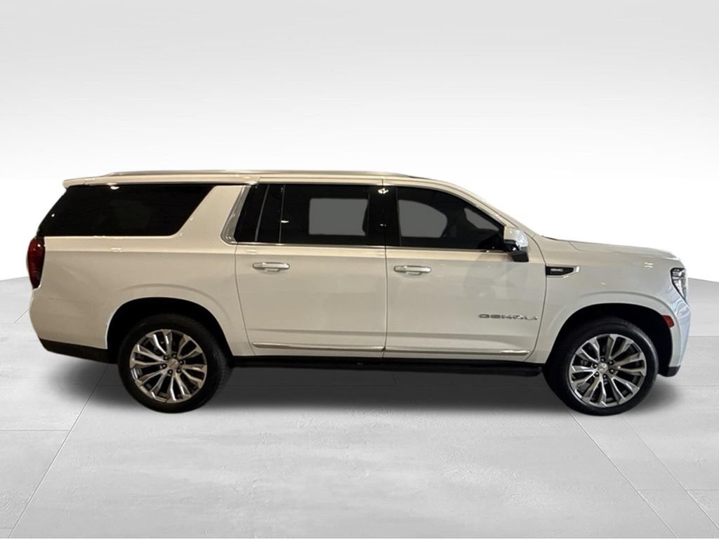 Used 2021 GMC Yukon XL Denali w/ Denali Ultimate Package AWD/4WD image 8