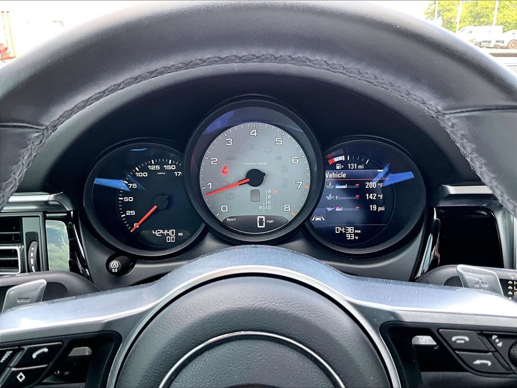 Certified 2020 Porsche Macan S AWD/4WD image 25