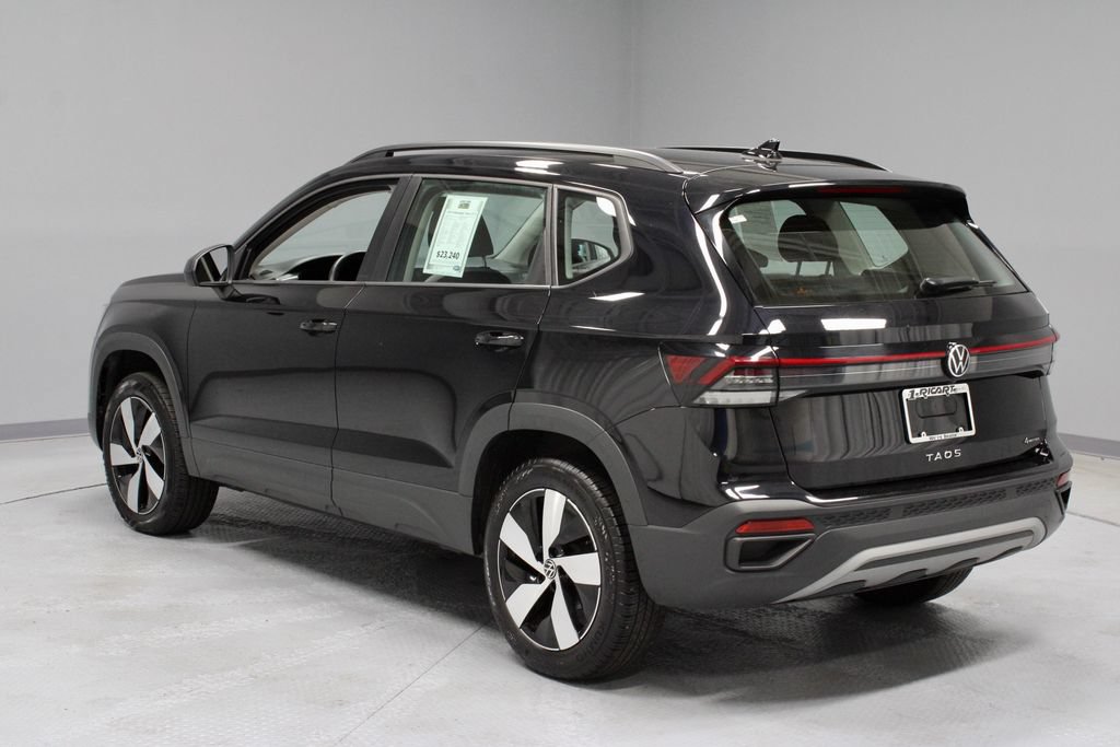 Used 2025 Volkswagen Taos S AWD/4WD image 10