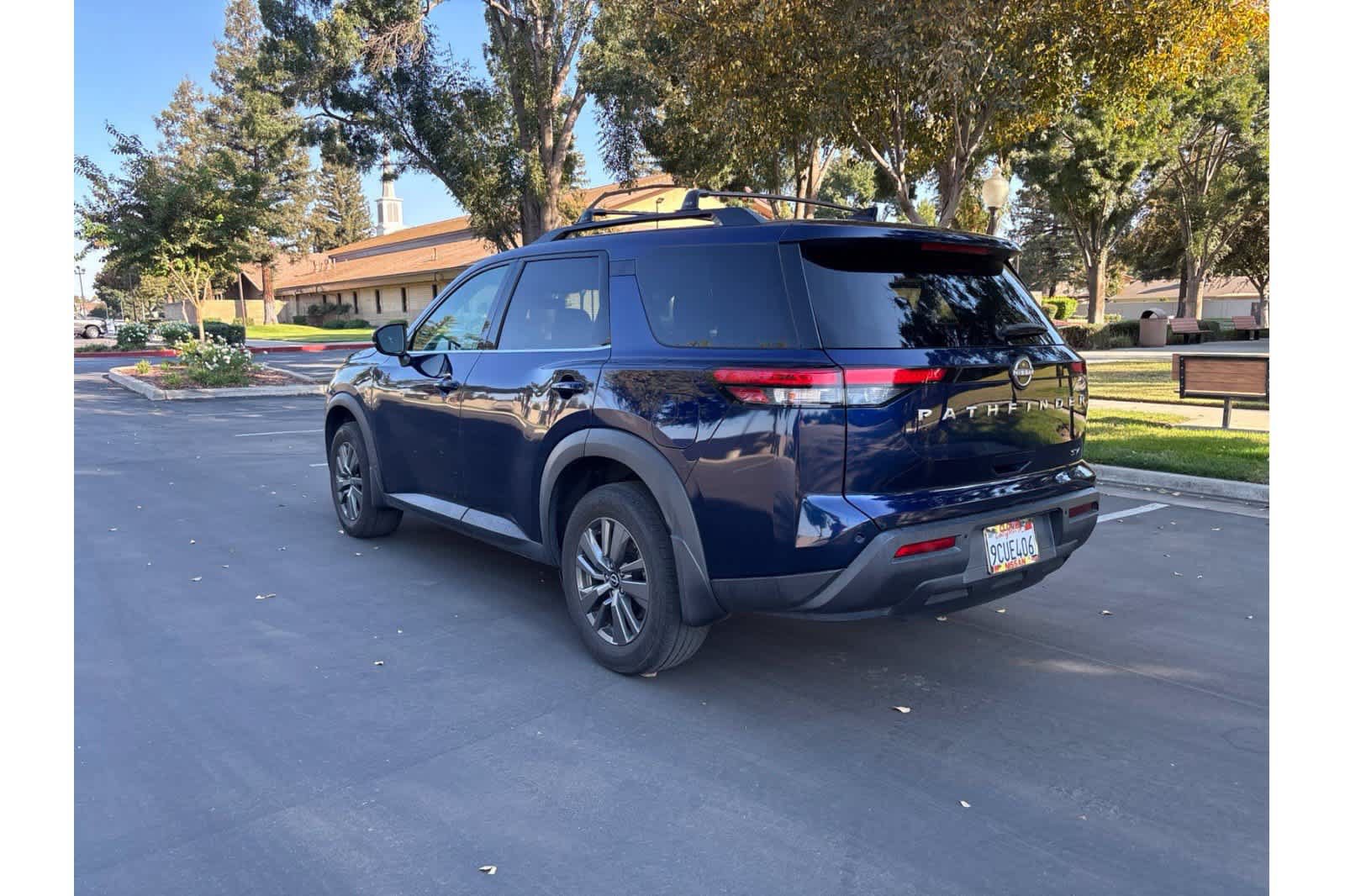 Used 2022 Nissan Pathfinder SV FWD image 6