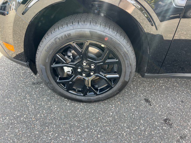 New 2025 Ford Maverick XLT w/ XLT Luxury Package AWD/4WD image 30