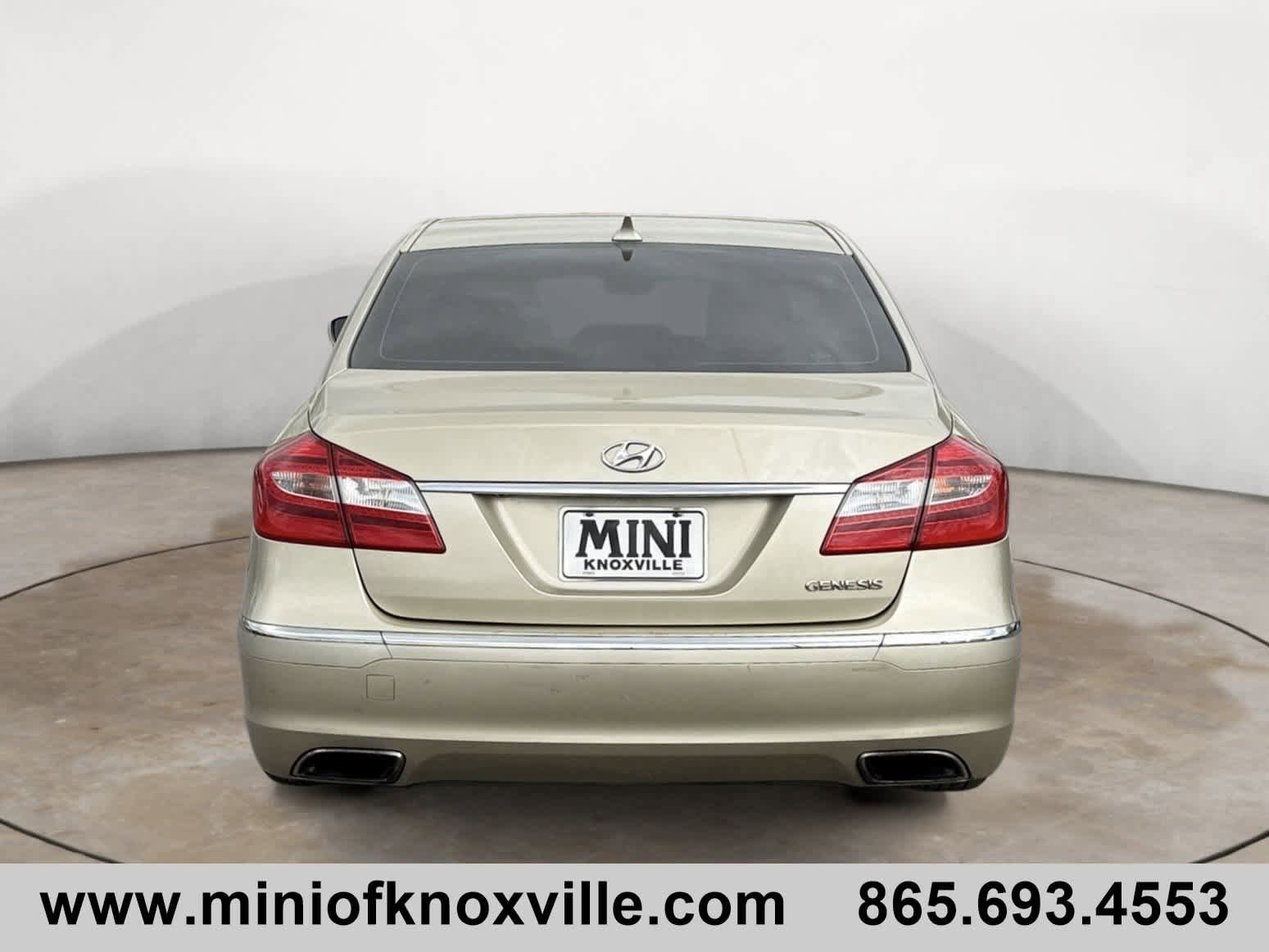 Used 2012 Hyundai Genesis 3.8 image 4