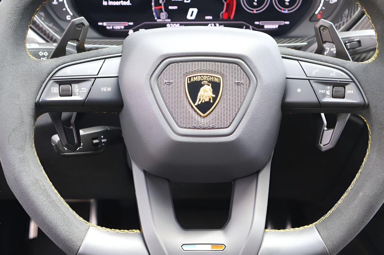 Used 2024 Lamborghini Urus Performante AWD/4WD image 23