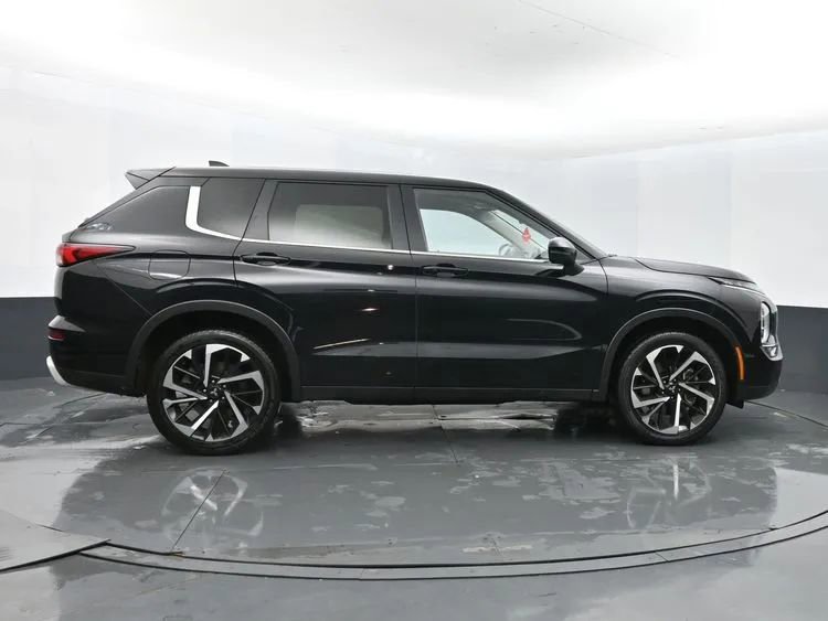 Used 2024 Mitsubishi Outlander Ralliart image 4