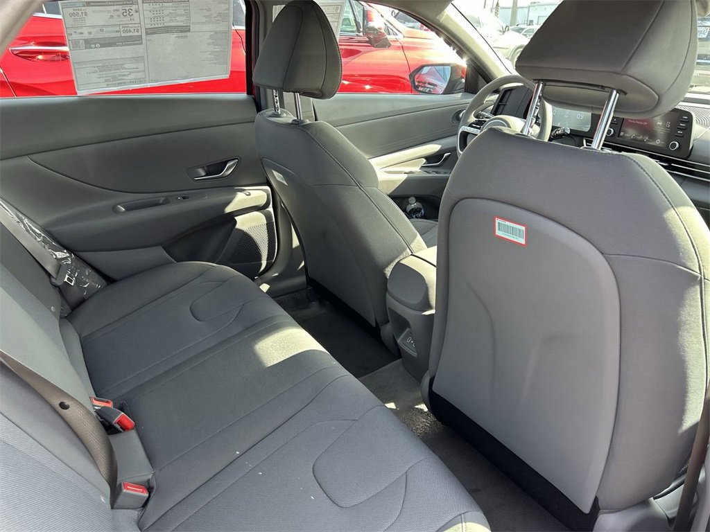 New 2026 Hyundai Elantra SE image 18