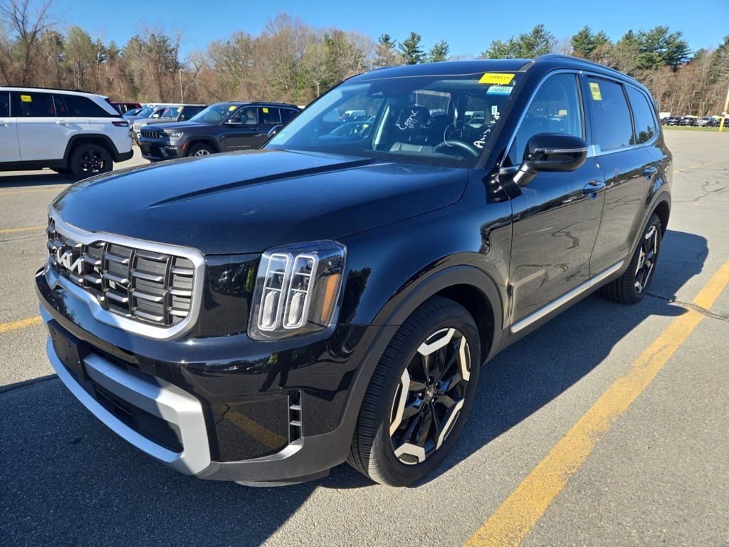 Used 2025 Kia Telluride S AWD/4WD image 2