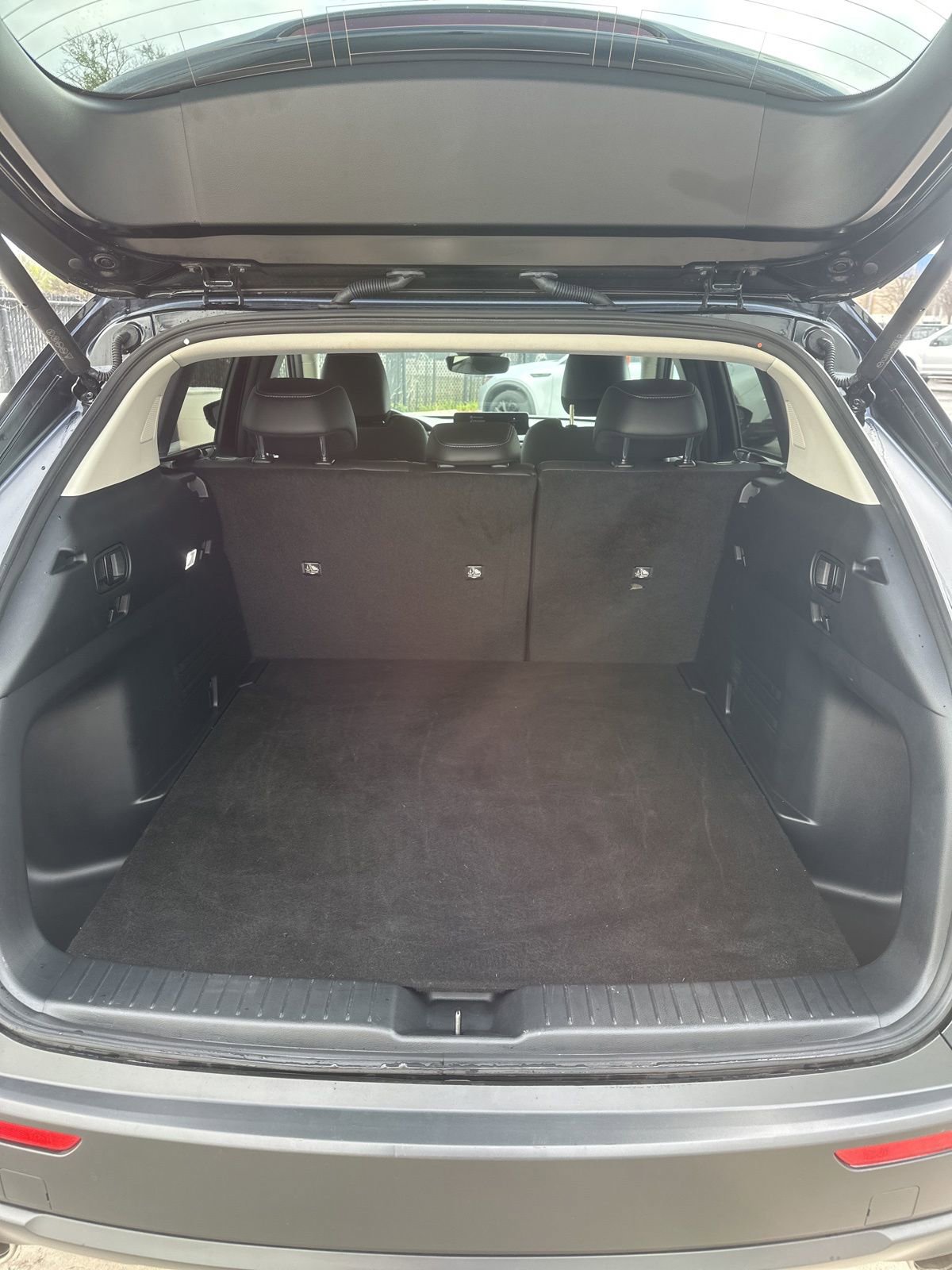 Certified 2025 MAZDA CX-50 AWD 2.5 S w/ Premium Package image 18