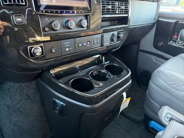 New 2025 Chevrolet Express 2500 Work Van 3D Extended Cargo Van w/ Driver Convenience Package image 31