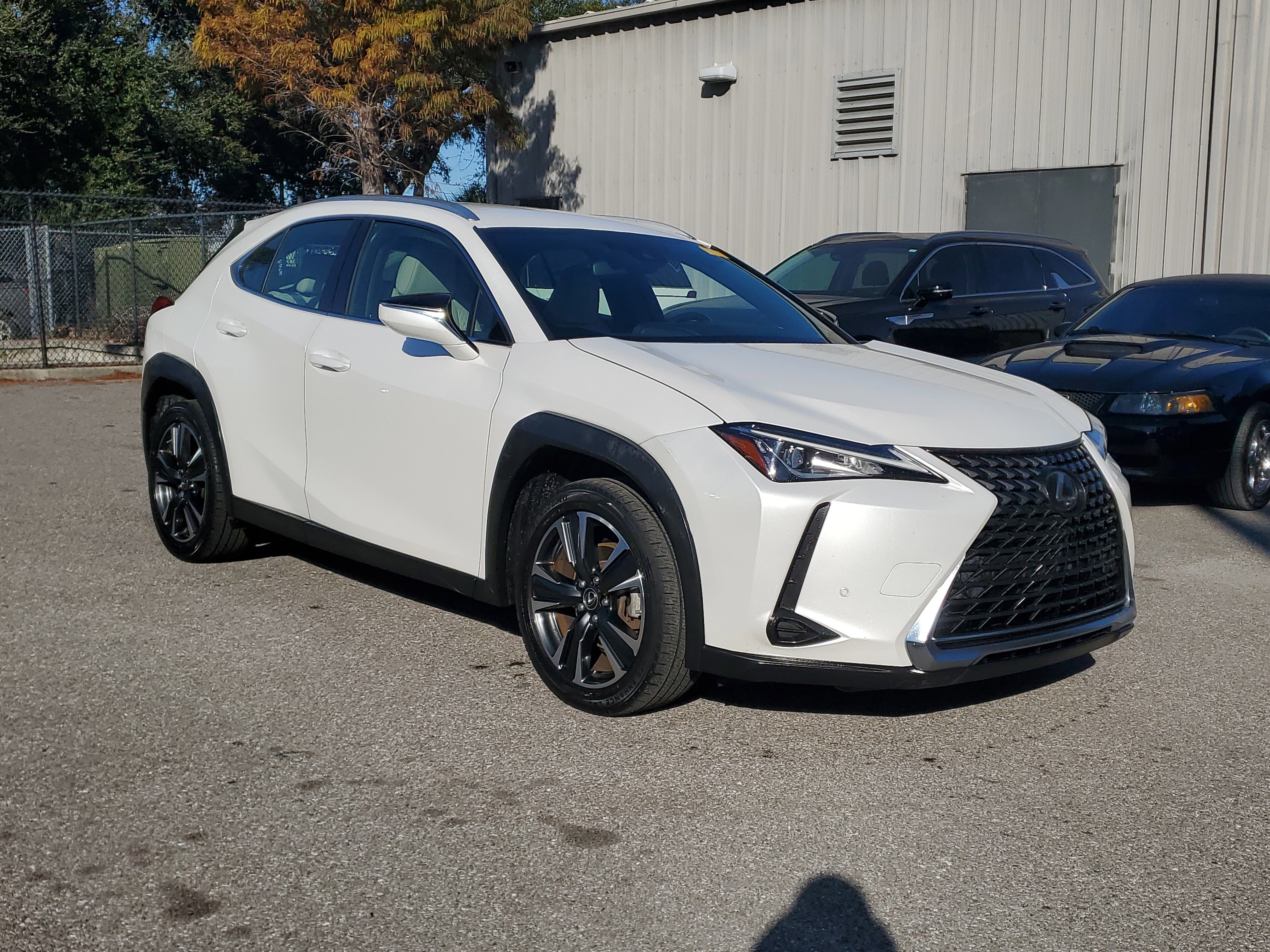 Used 2021 Lexus UX 200 w/ Accessory Package (Z1) image 5
