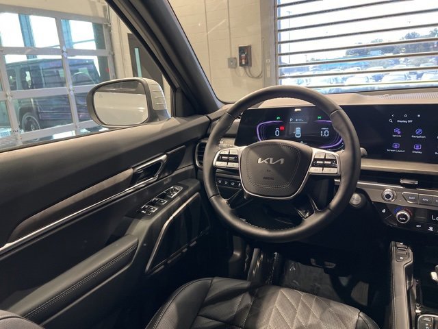 Used 2025 Kia Telluride AWD image 42