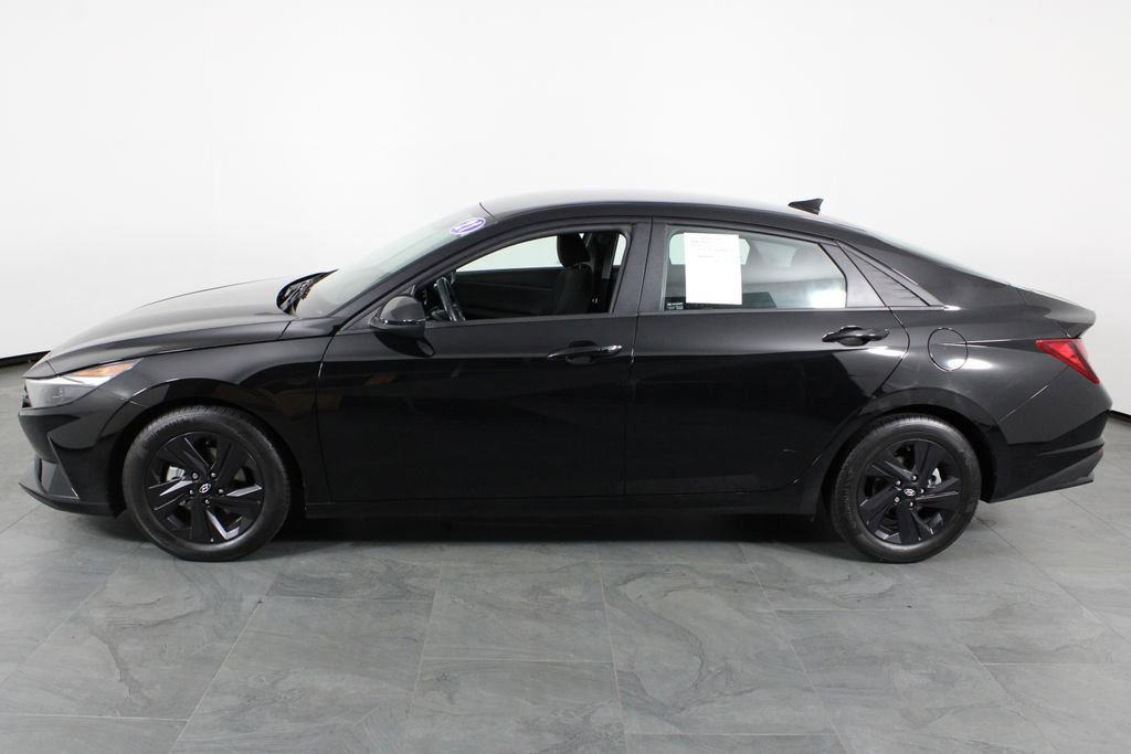 Certified 2021 Hyundai Elantra SEL w/ Convenience Package image 10