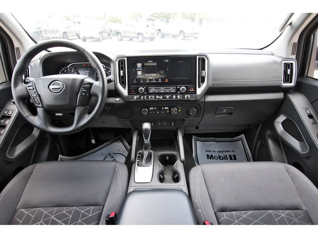 Used 2025 Nissan Frontier SV w/ SV Convenience Package RWD image 7