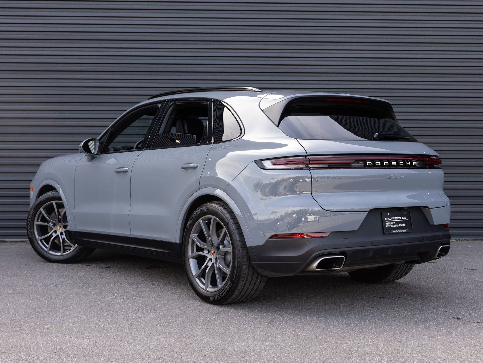 Certified 2025 Porsche Cayenne image 3