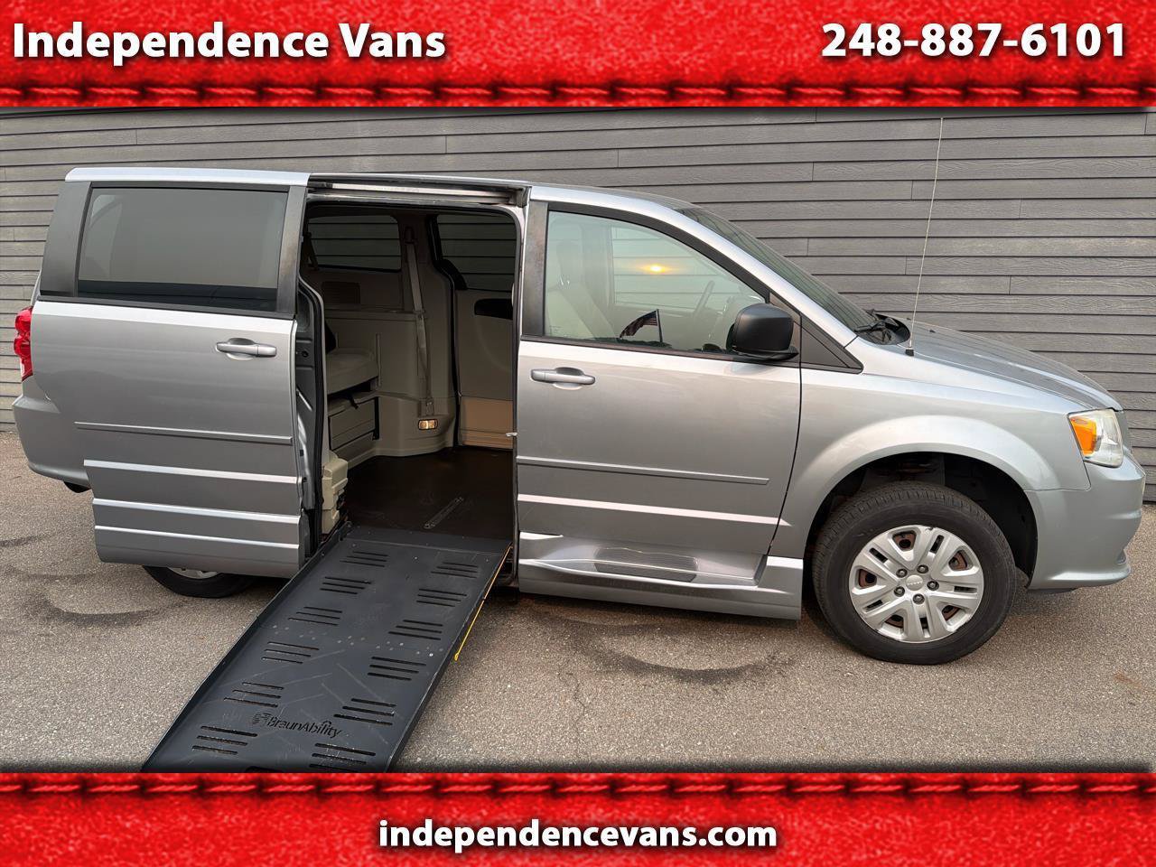 Used 2016 Dodge Grand Caravan SE w/ Quick Order Package 29E SE FWD image 1