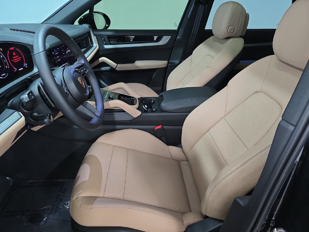 Used 2026 Porsche Cayenne S AWD/4WD image 5