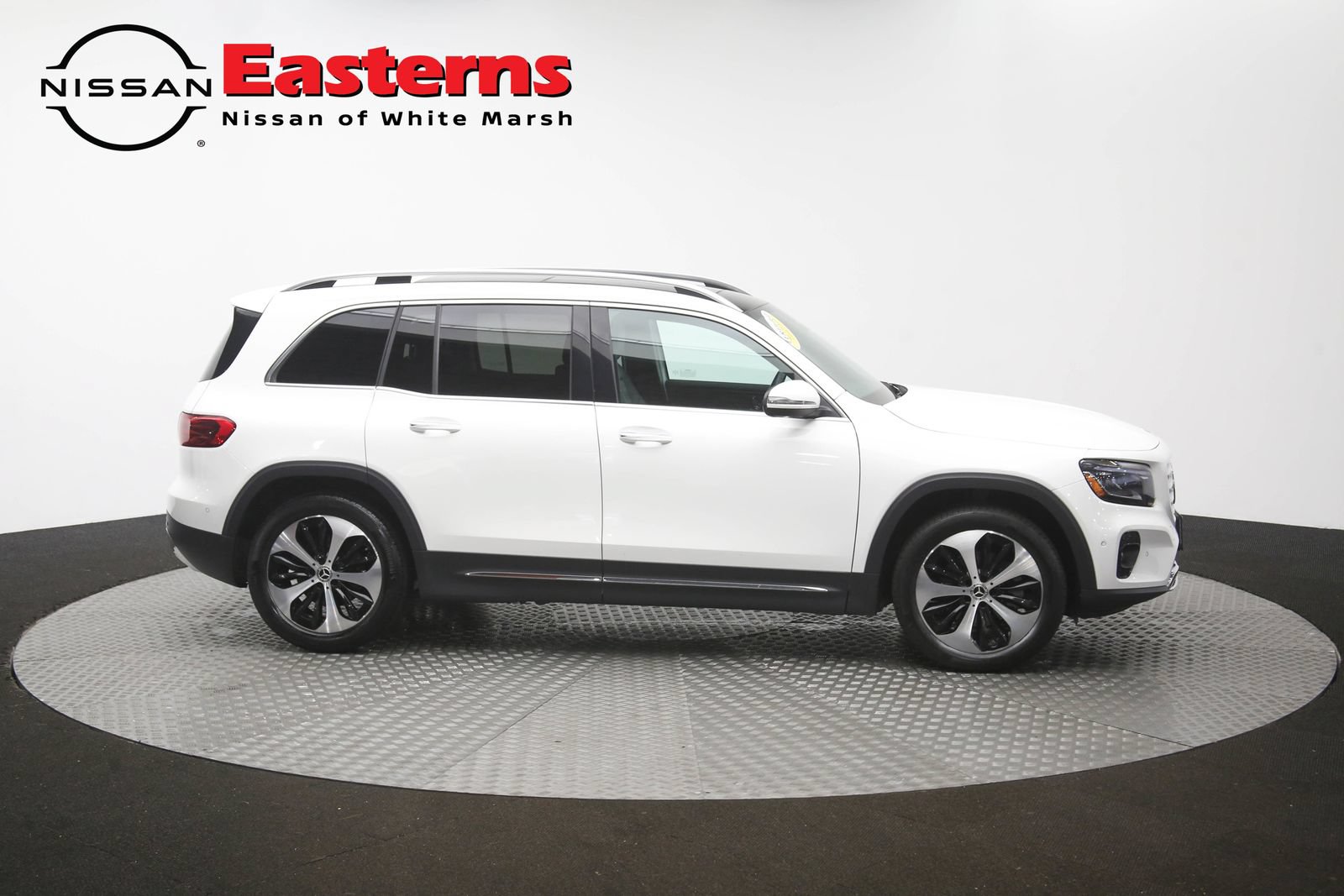 Used 2025 Mercedes-Benz GLB 250 w/ Exclusive Package image 48