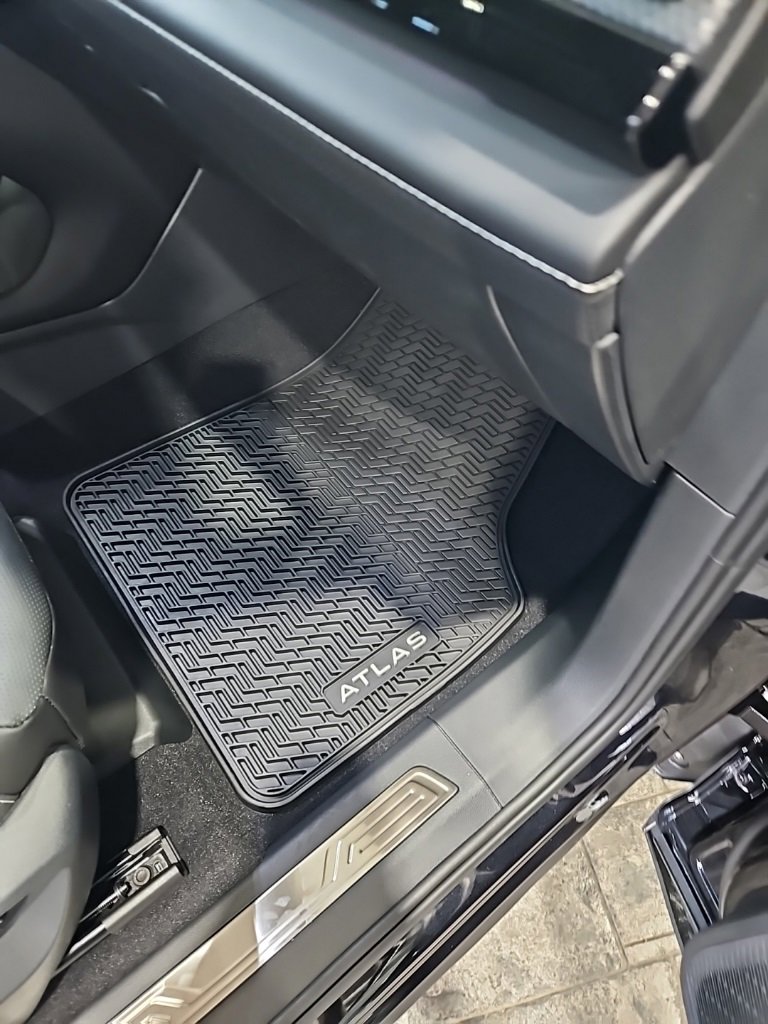 New 2026 Volkswagen Atlas Cross Sport SEL Premium R-Line image 14