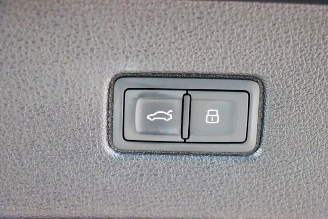 Used 2018 Audi Q7 3.0T Prestige w/ Prestige Package image 16