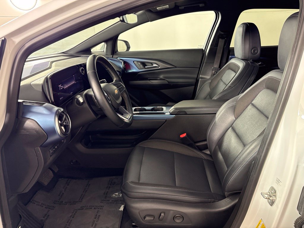 Used 2024 Chevrolet Equinox EV LT w/ LPO, Active Package FWD image 25