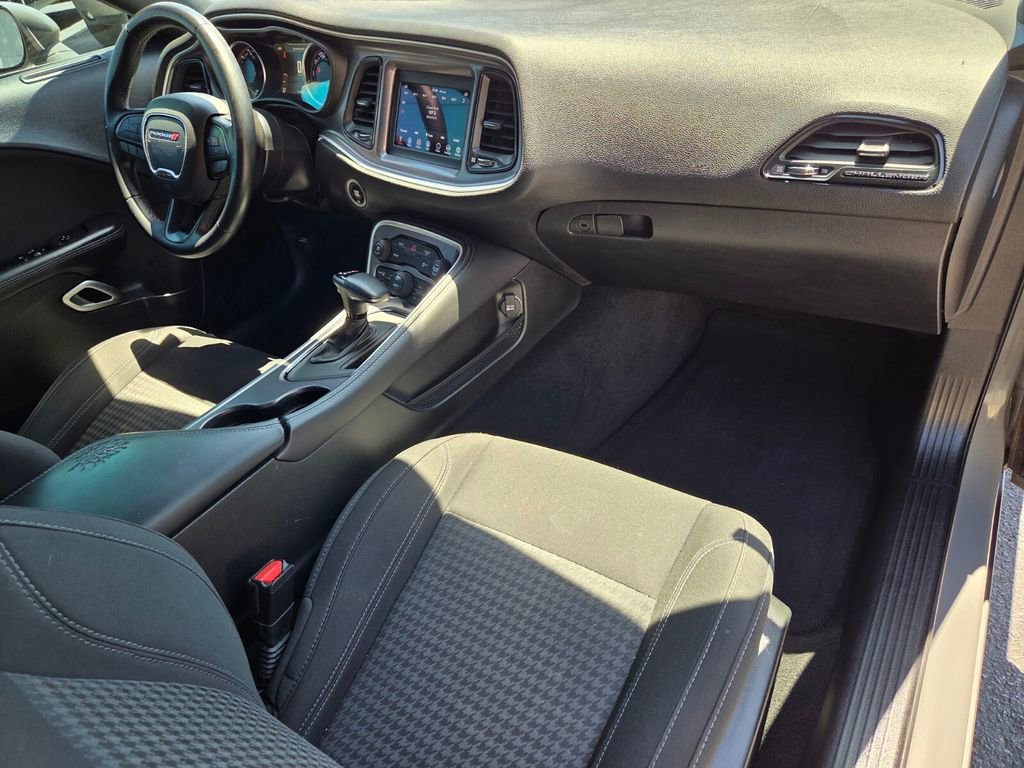 Used 2019 Dodge Challenger SXT RWD image 14