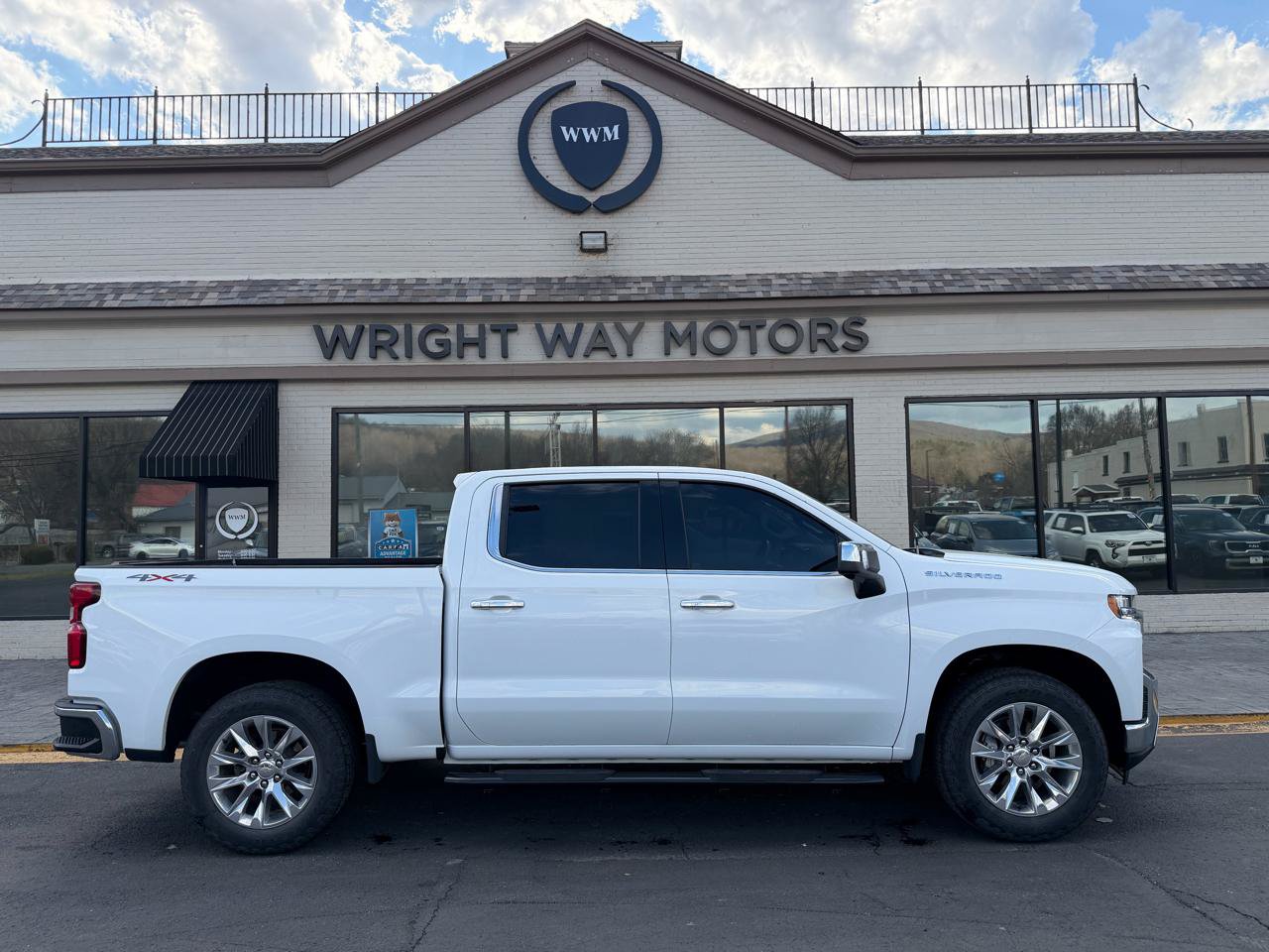 Used 2021 Chevrolet Silverado 1500 LTZ AWD/4WD image 2