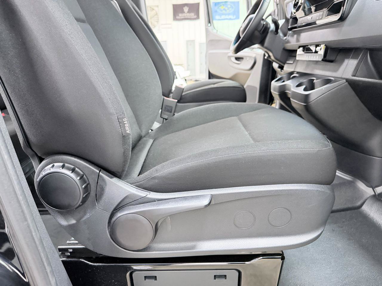 Used 2025 Mercedes-Benz Sprinter 2500 image 31