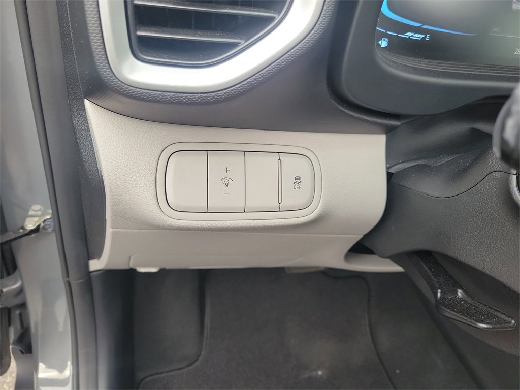 Certified 2023 Hyundai Venue SEL w/ Cargo Package image 22