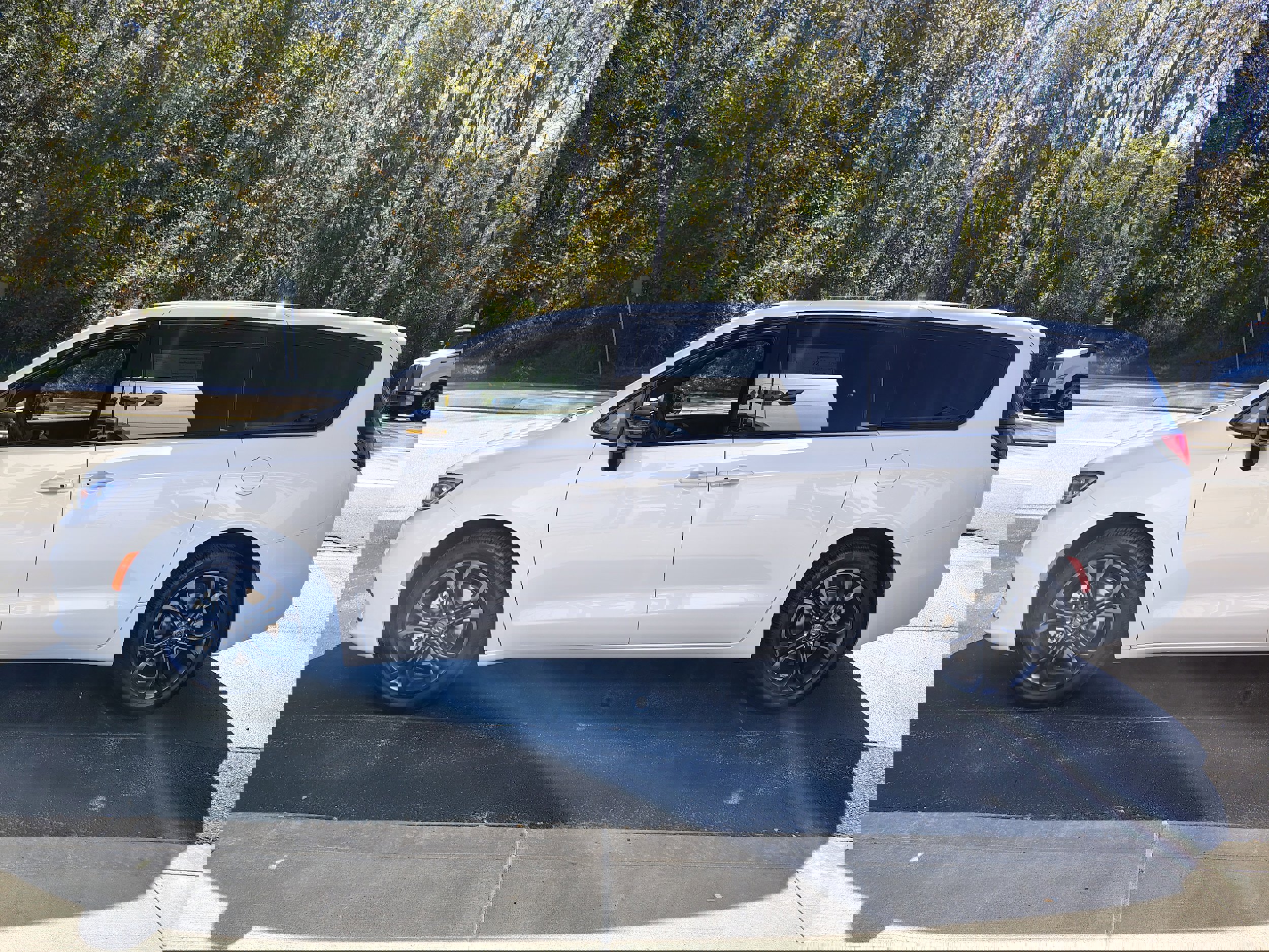 New 2026 Chrysler Pacifica Select image 8