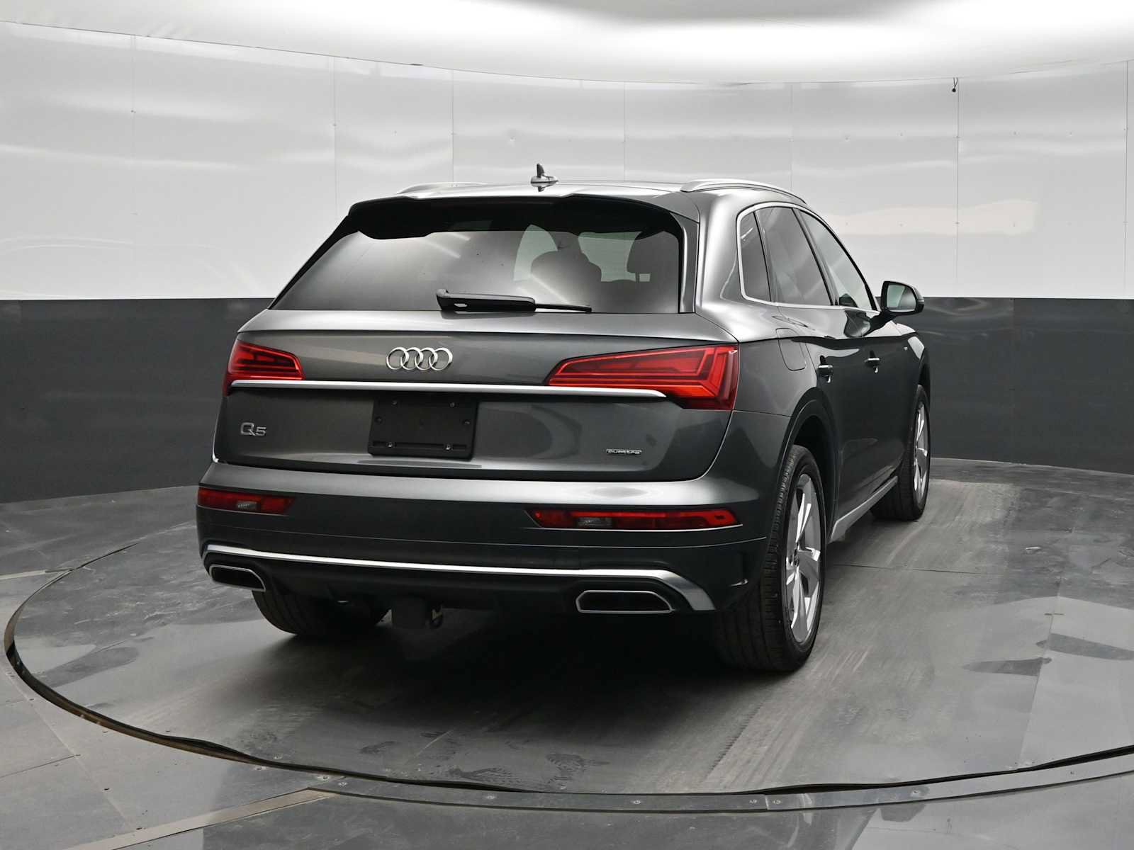 Used 2022 Audi Q5 2.0T Premium Plus w/ Premium Plus Package AWD/4WD image 6