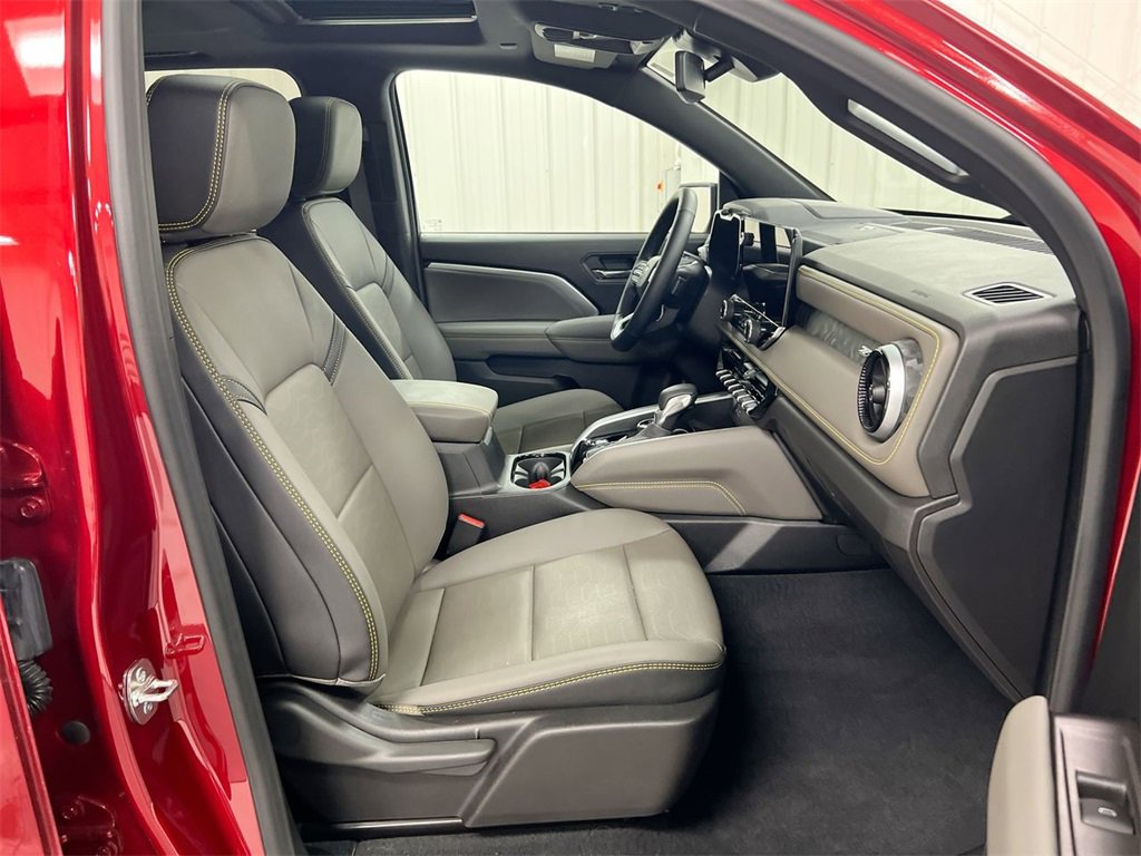 Used 2025 Chevrolet Colorado ZR2 w/ Technology Package image 23