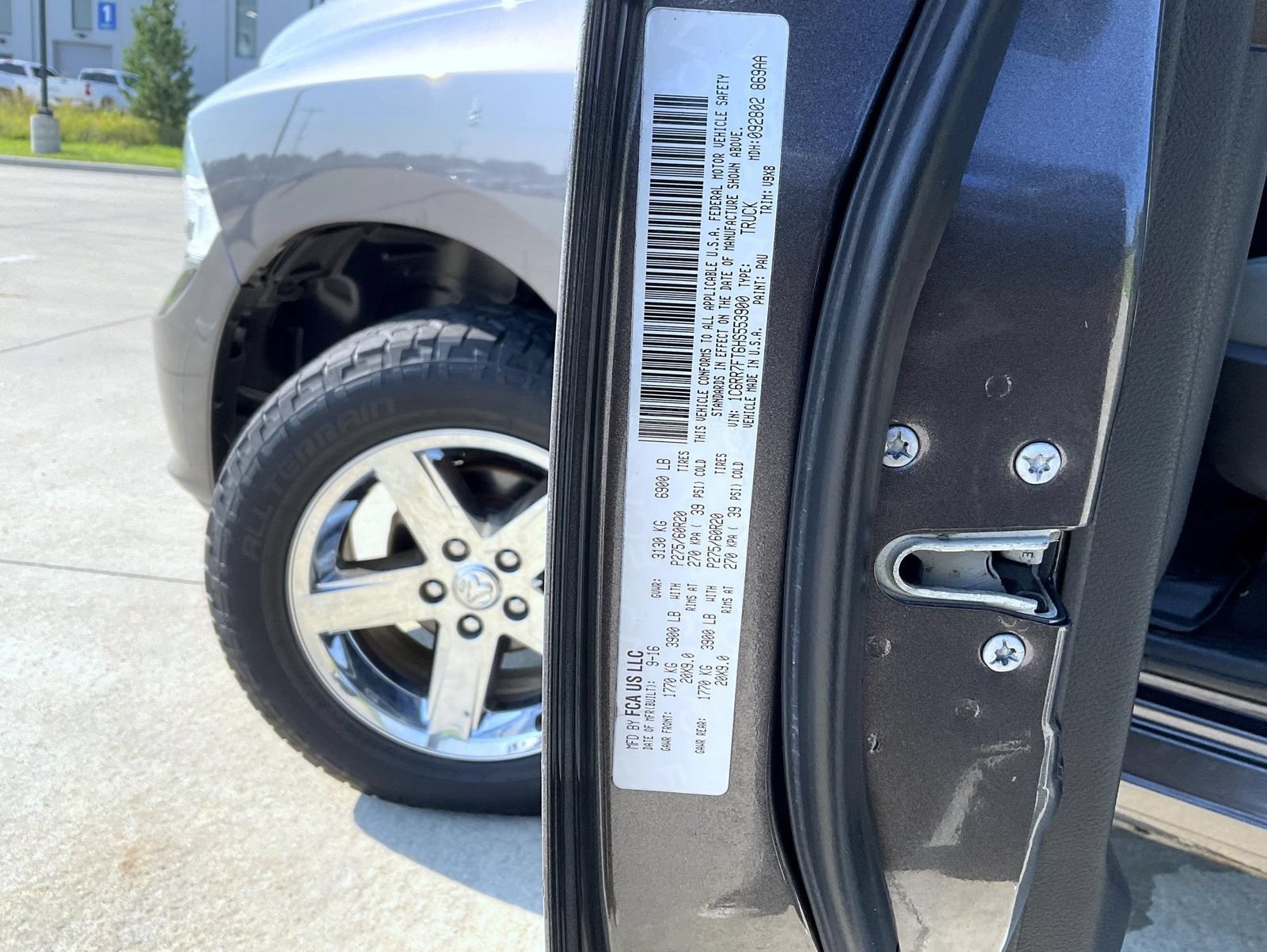 Used 2017 RAM 1500 Express AWD/4WD image 25