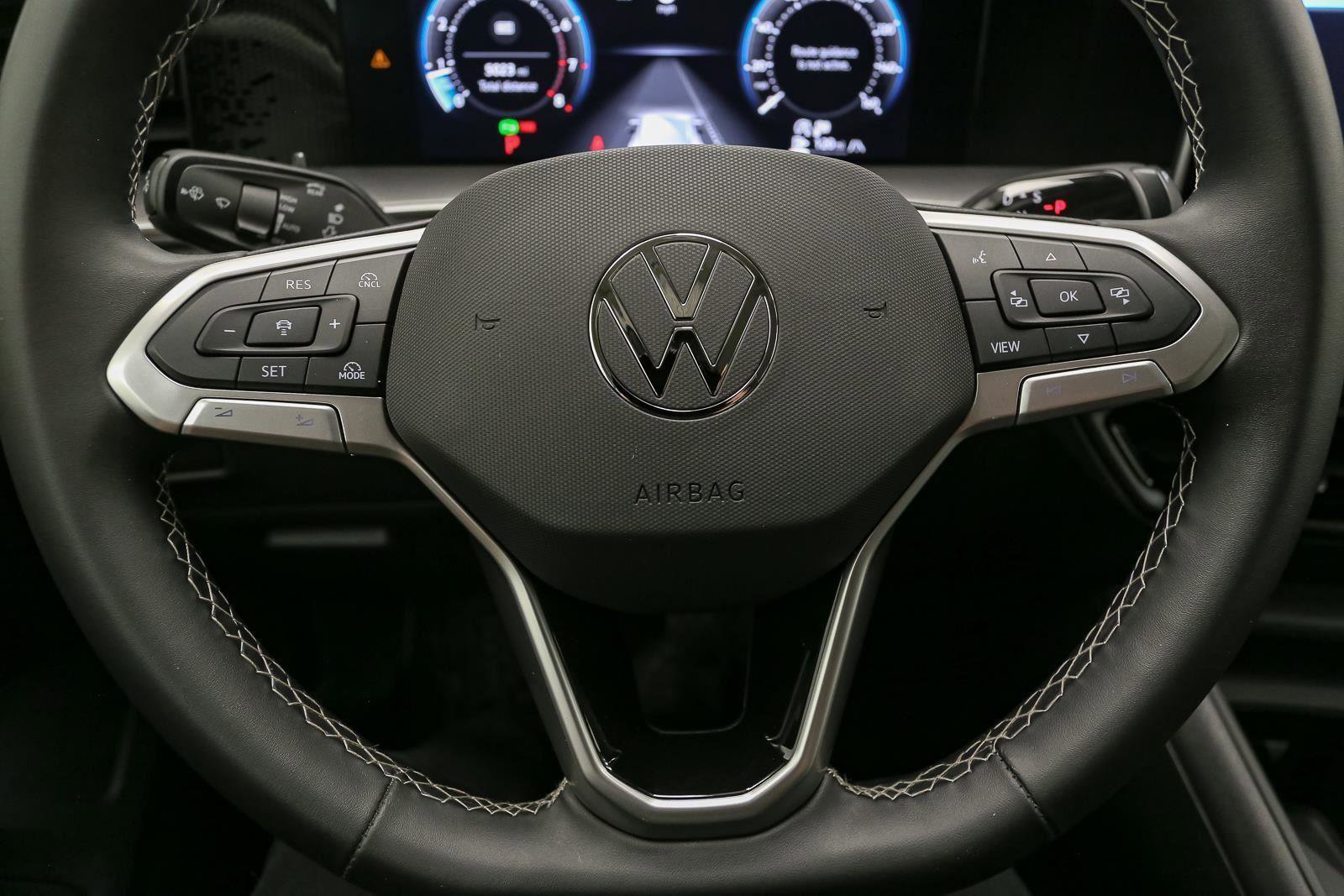 Used 2025 Volkswagen Tiguan S image 32