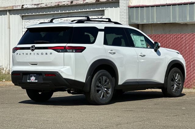 New 2025 Nissan Pathfinder SV image 4