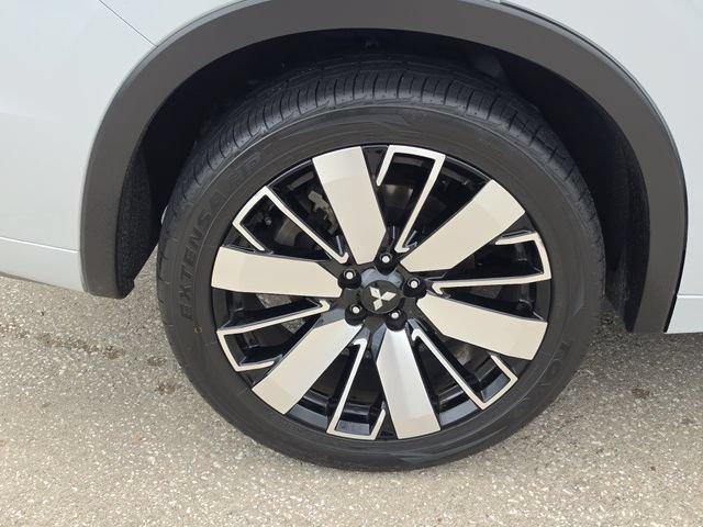 Used 2025 Mitsubishi Outlander SEL FWD image 5