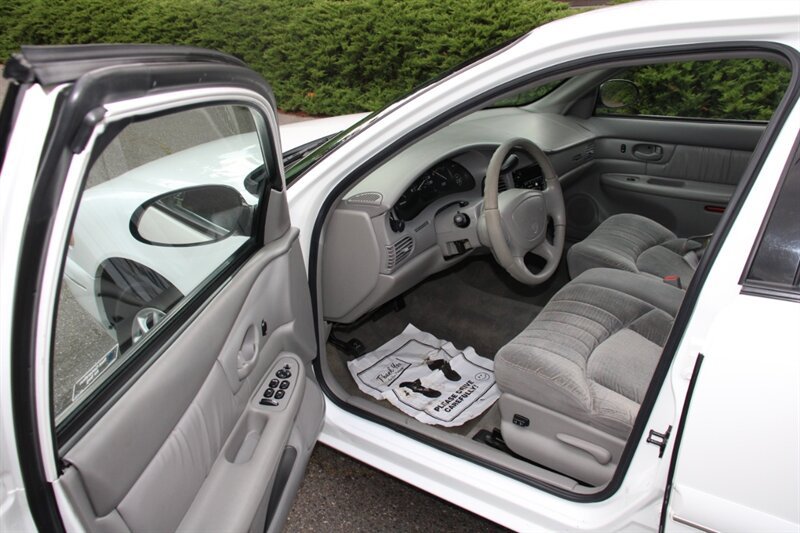 Used 1998 Buick Century Custom FWD image 5