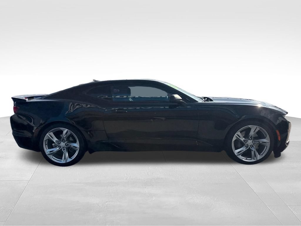 Used 2021 Chevrolet Camaro LT RWD image 7