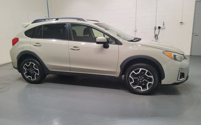 Used 2017 Subaru Crosstrek 2.0i Premium AWD/4WD image 8