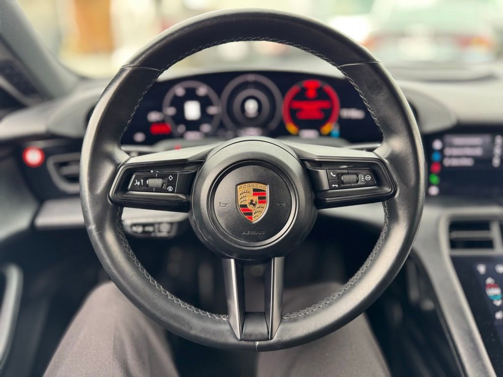 Used 2021 Porsche Taycan image 10