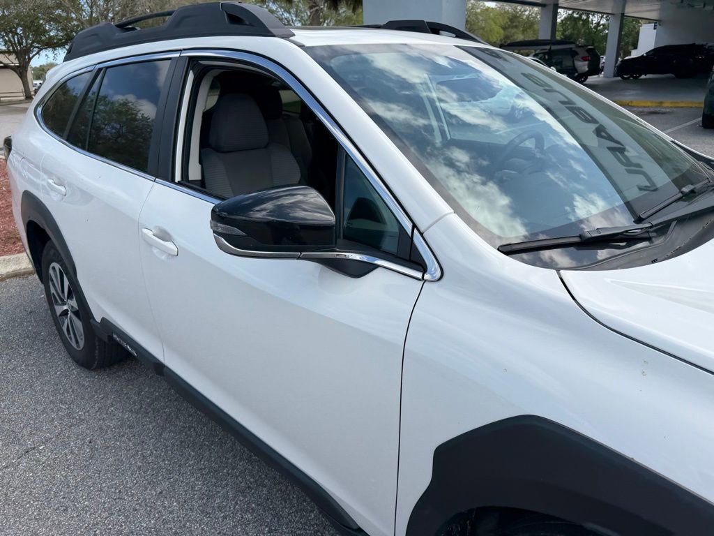 Used 2024 Subaru Outback Premium AWD/4WD image 16