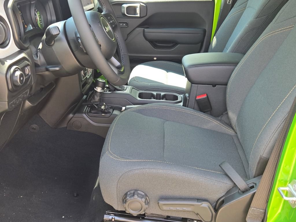 Used 2025 Jeep Wrangler Unlimited Sport AWD/4WD image 21