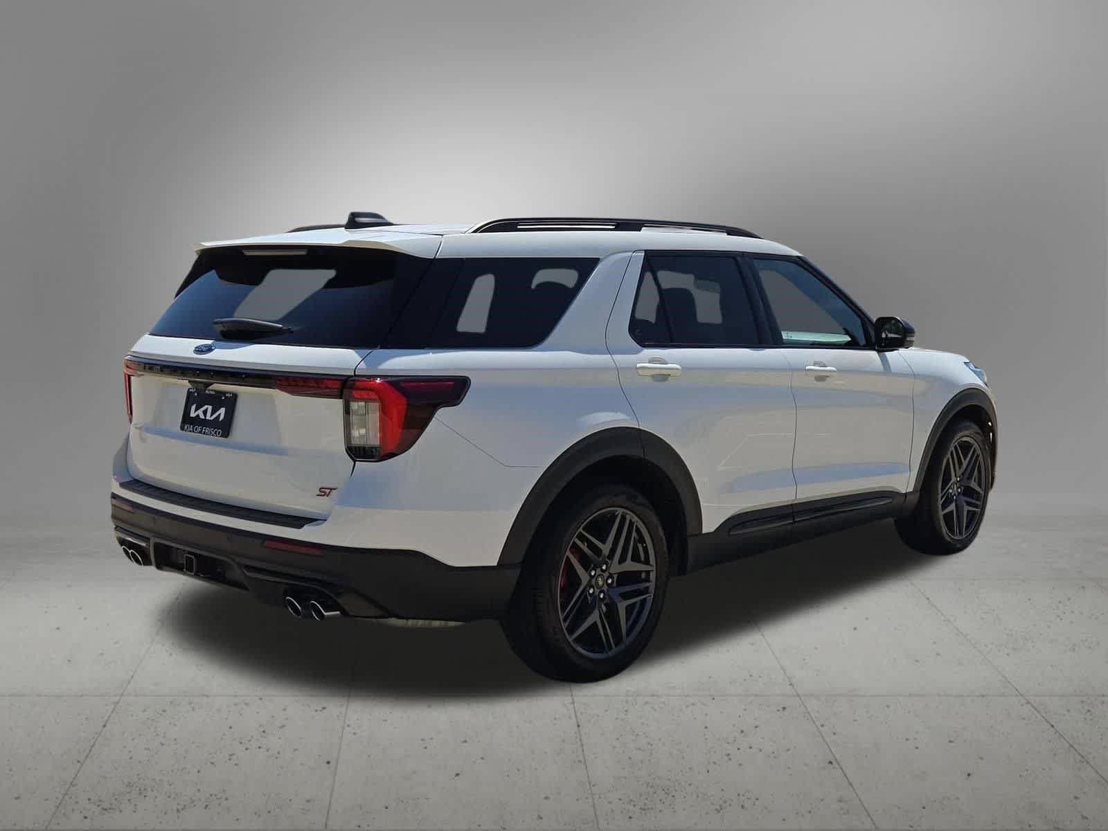 Used 2025 Ford Explorer ST AWD/4WD image 6