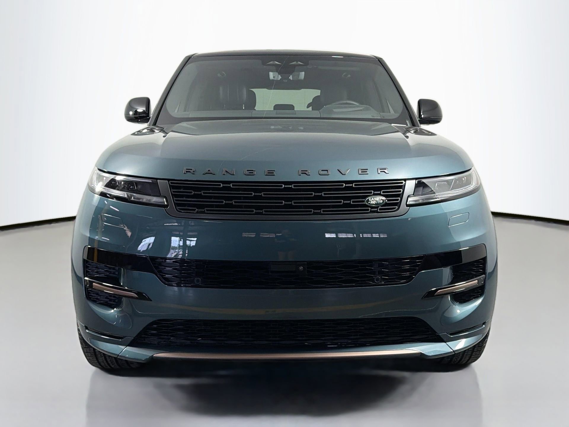 New 2025 Land Rover Range Rover Sport Dynamic SE image 2