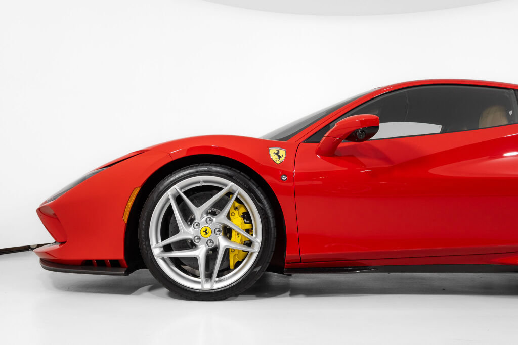 Certified 2022 Ferrari F8 Tributo RWD image 15