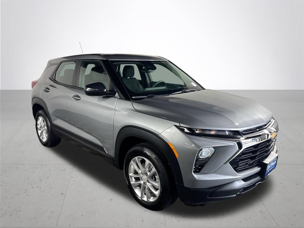 Used 2026 Chevrolet TrailBlazer LS AWD/4WD image 4